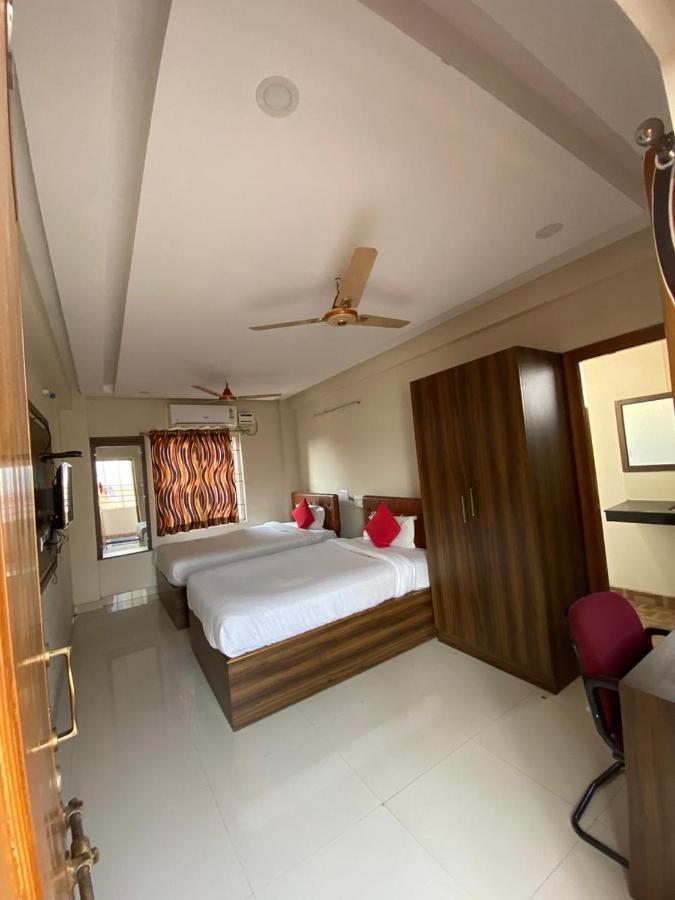 Hotel Renuka Visakhapatnam Buitenkant foto