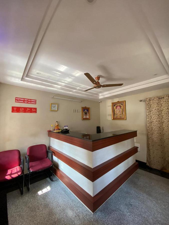 Hotel Renuka Visakhapatnam Buitenkant foto